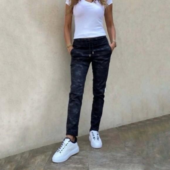 Bevy Flog Shely Pant Black Camo 24 - Picture 1 of 14